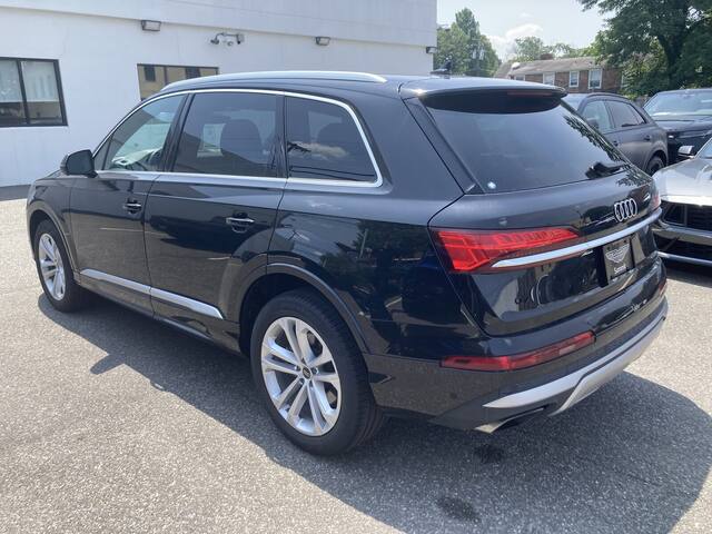 Audi Q7 SUV inspection